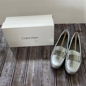 Calvin Klein Woman's Leather Lisette Silver Loafer Size 7